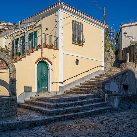 Minuta Skyline Pontone Exterior foto